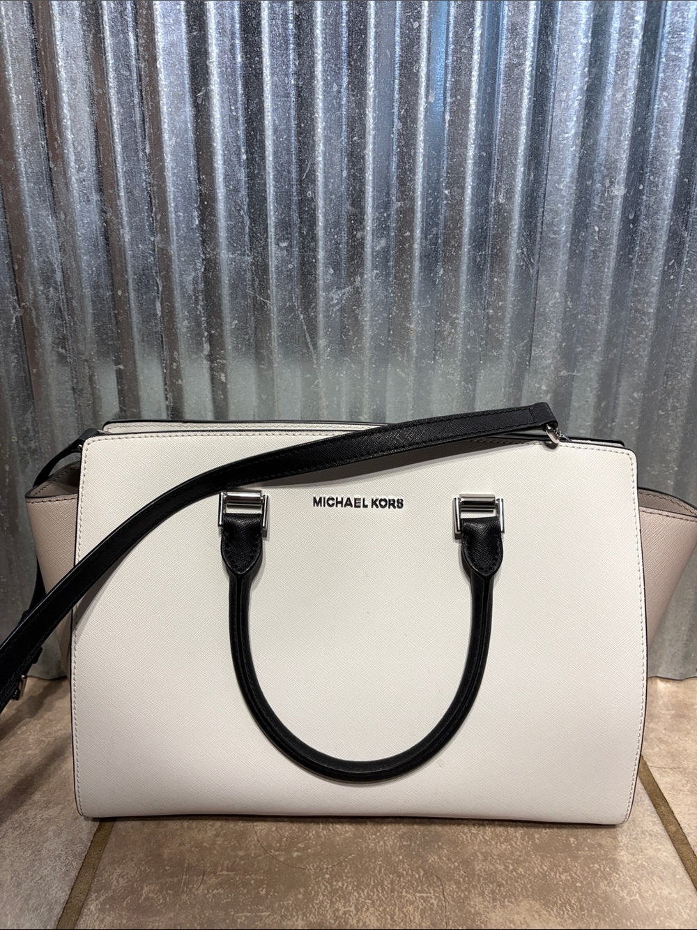 MICHAEL KORS White Purse with Black Handles and Beige Sides